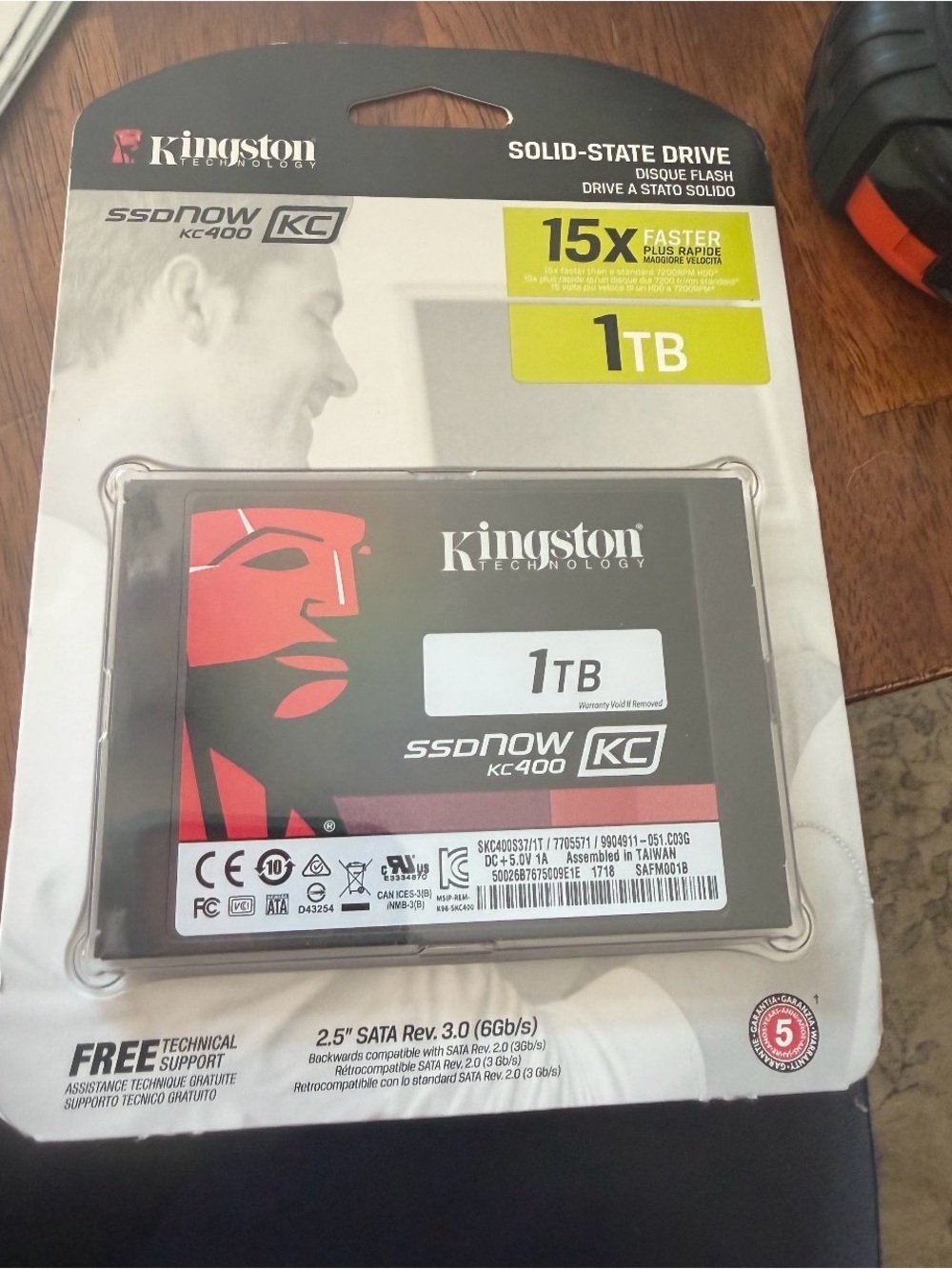 Kingston SSDNow KC400 1TB Internal SSD Black with Red Accent NWT